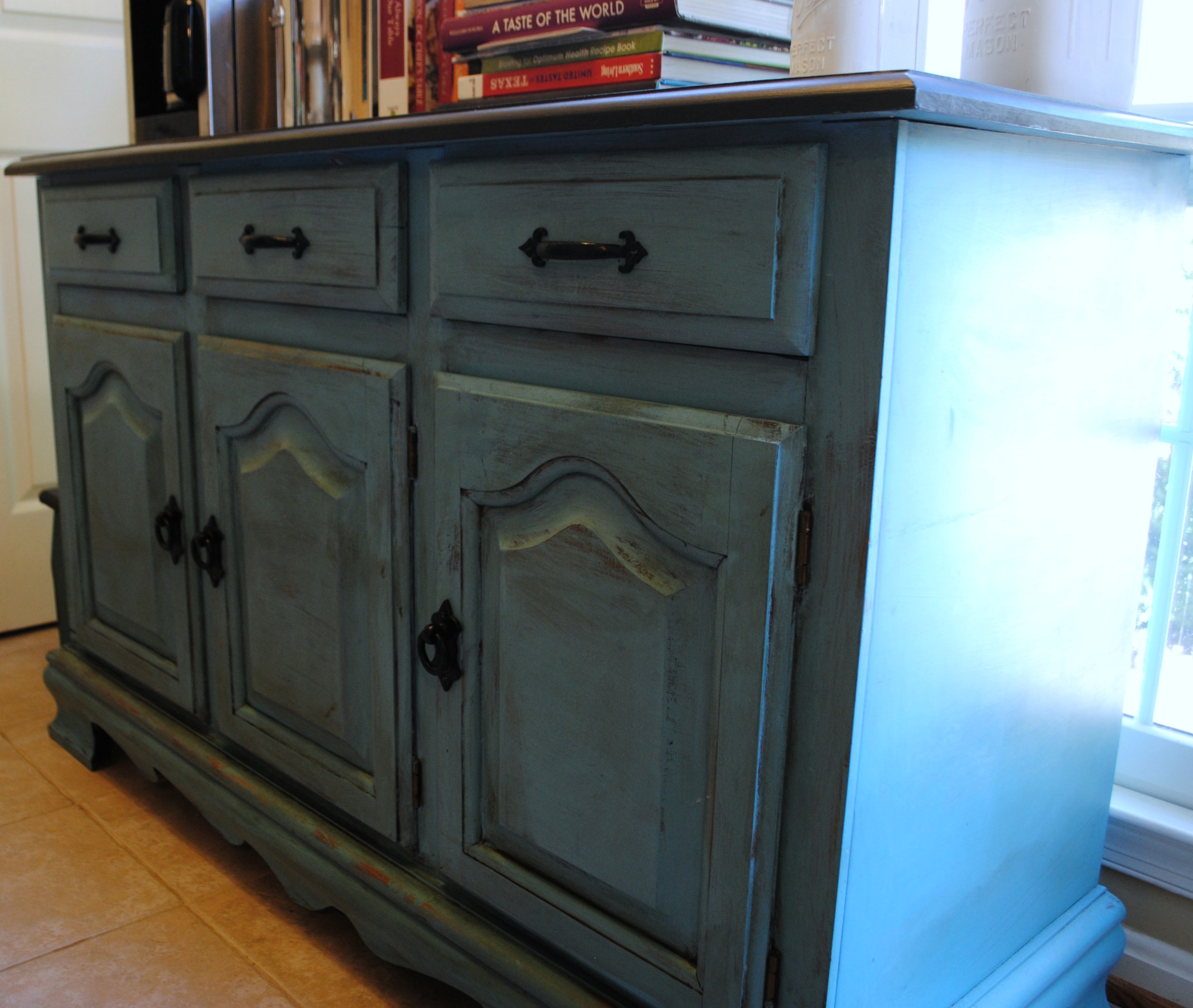 Kitchen Hutch Makeover with Annie Sloan Chalk Paint