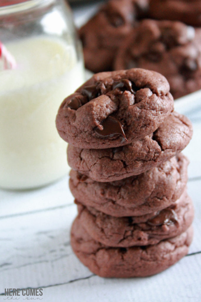 Mint Chocolate Chip Pudding Cookies 