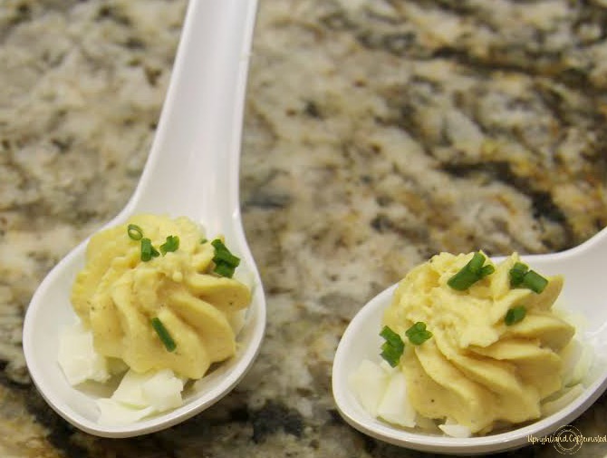 When life gives you hard-to-peel hard boiled eggs, make deviled eggs on a spoon. A full tutorial on how to make adorable deviled eggs on a Chinese-style soup spoon when your egg whites stick to the shell.