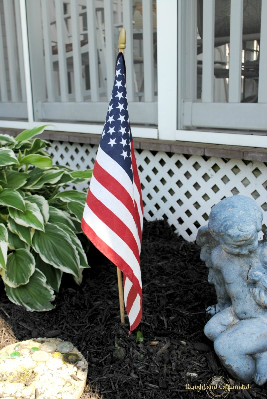 When the dog chews a garden flag, make a DIY flag sign! 