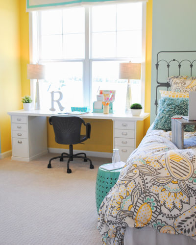 a DIY laptop table is a perfect back to school gift for a college student.