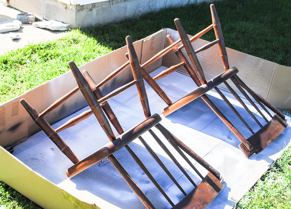 Let me show you how to spray paint furniture like these basic kitchen chairs. 