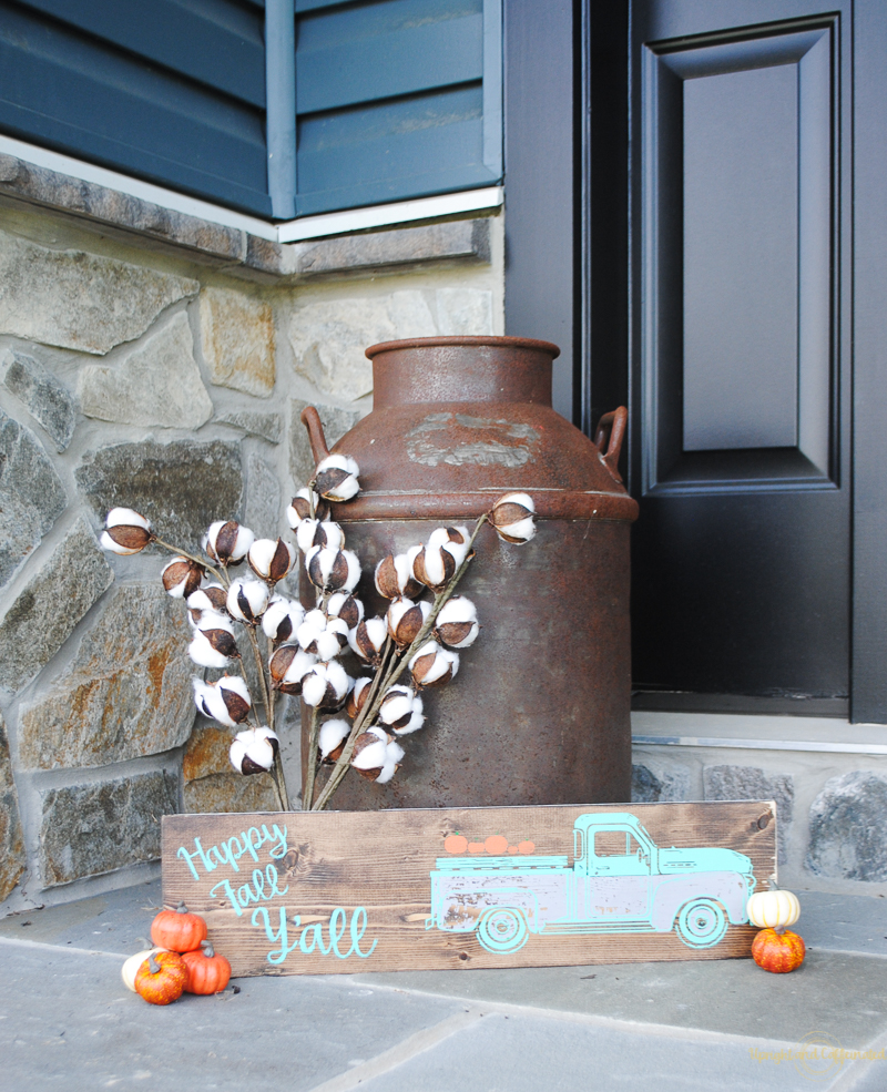 Pop over to see how I made this easy DIY fall sign! 